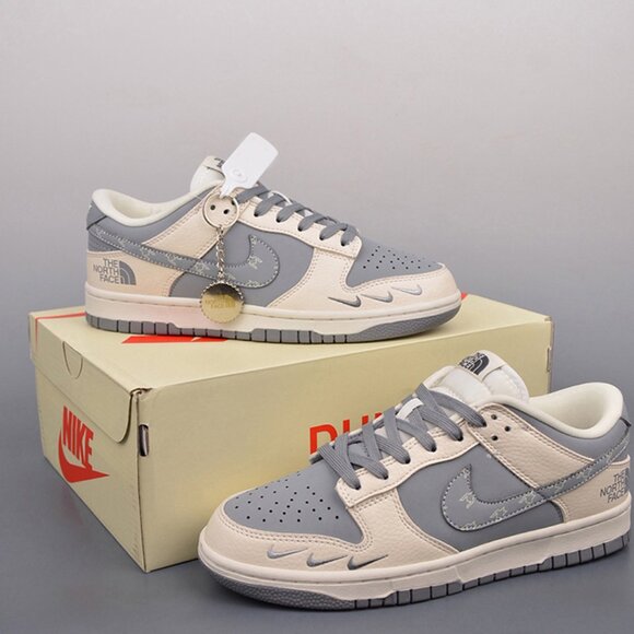 Nike Sb Dunk Low The North Face - Picture 1 of 9
